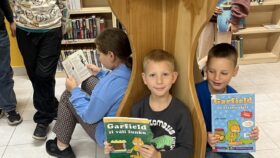 Druzina-v-knihovne-02