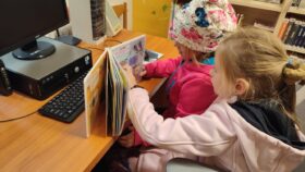 Druzina-v-knihovne-07